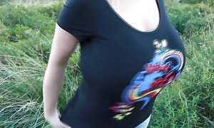 女同性恋顺从事性感奶子的女性比基尼大赛